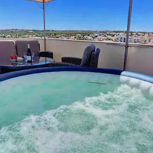 Alpha - 2 Bedrooms, Private Rooftop Patio With Hot Tub, Bbq And View Apartamento